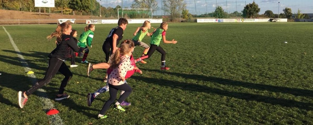 „Ballbina kickt“ am Sonnenhügel