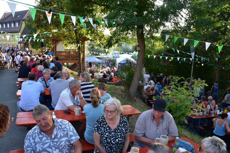 Rekordbesuch und beste Stimmung beim Kellerfest in Lonnerstadt
